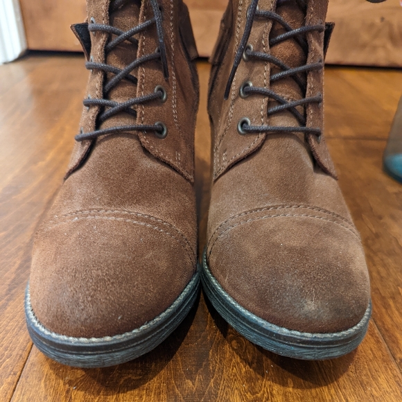 Taos Women's Laka Brown Suede Boot, Sz. 9-9.5, 40 European. - Picture 4 of 14